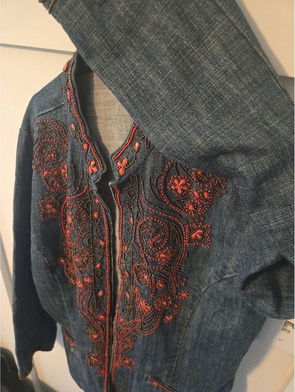 Chico's Vintage Beaded Embroidered Denim Jacket Size 2 - Picture 5 of 5